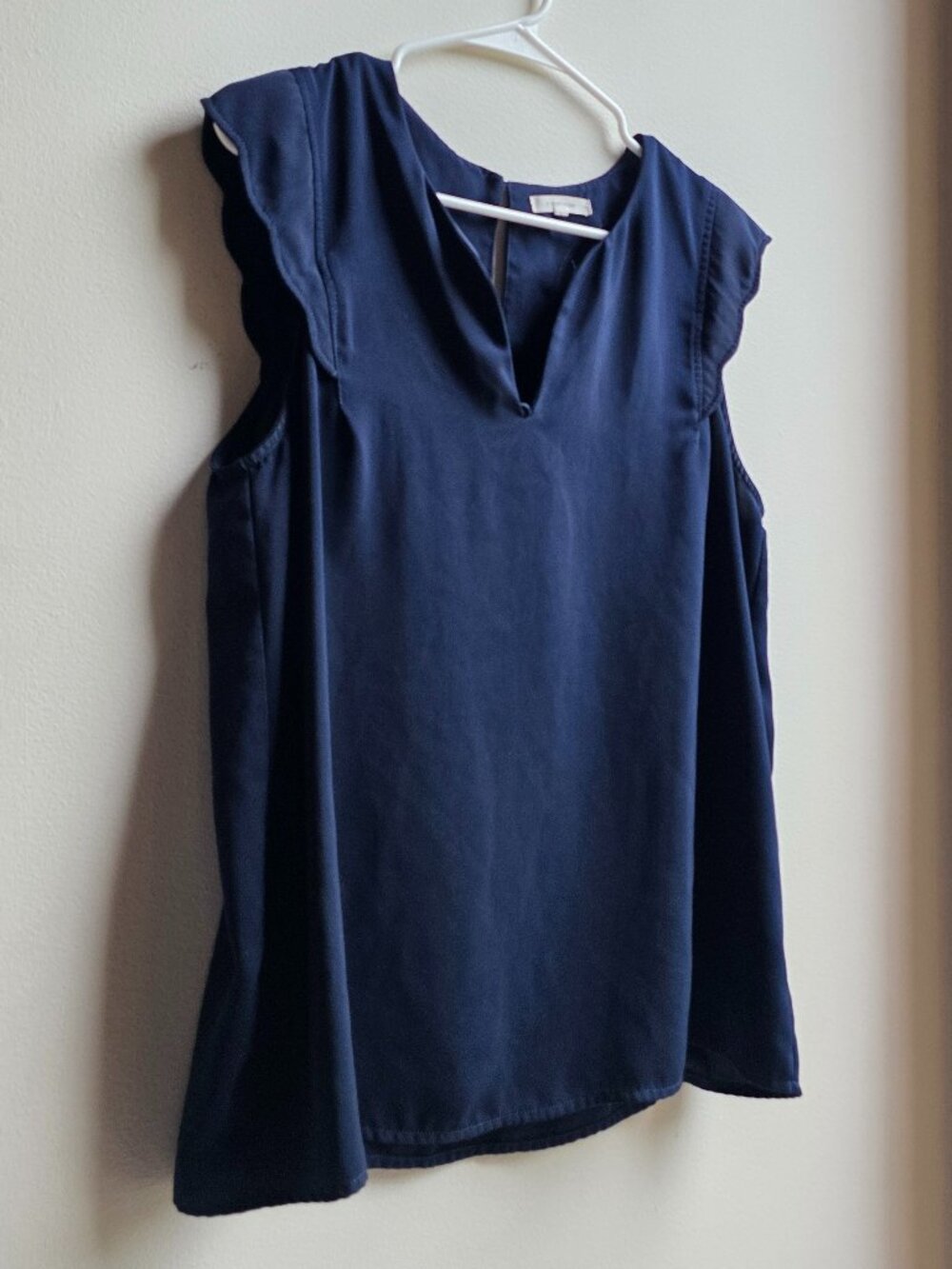 41 Hawthorn Navy Sleeveless Ruffled Blouse Size Large